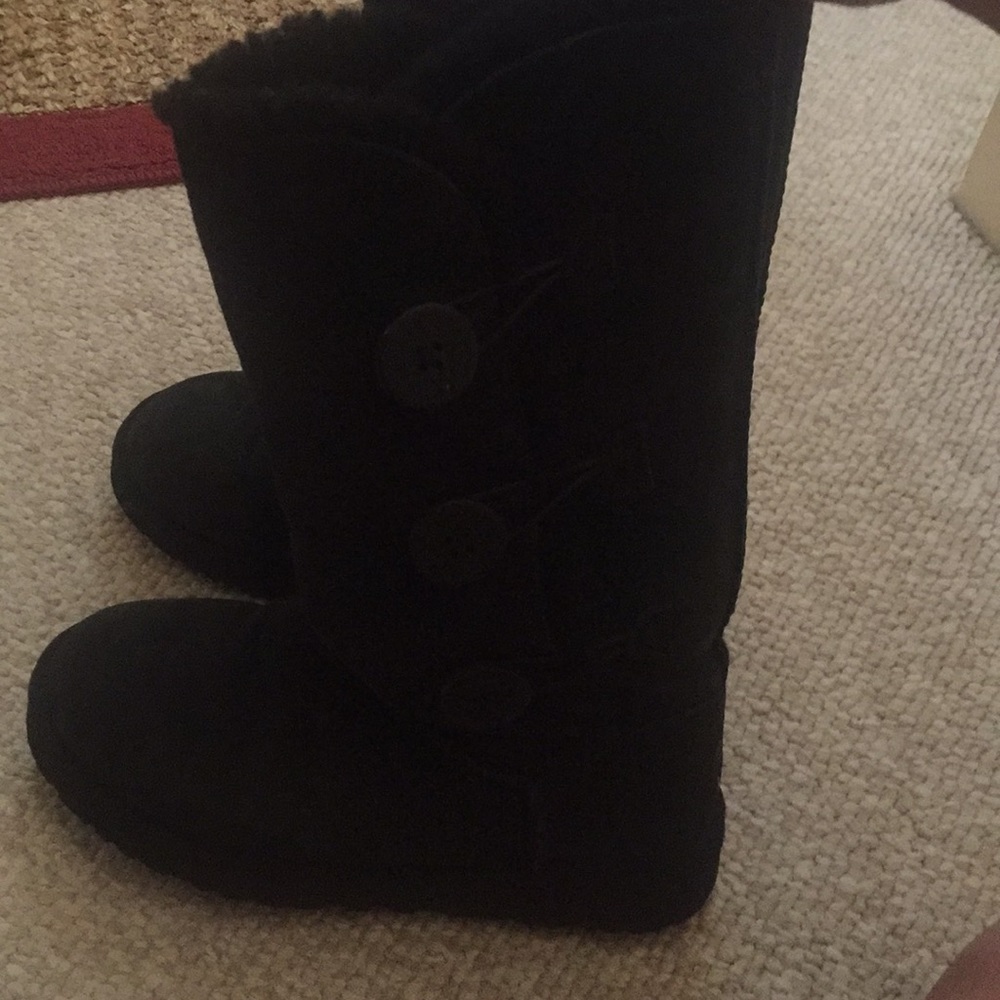 Black uggs
